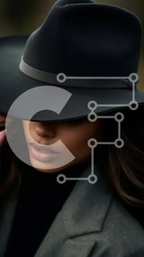 Intra Συλλεκτικό Ξύλινο Παζλ Plywood 4mm - Κομψή γυναίκα με μαύρο καπέλο και γκρι παλτό Σε Ξύλινο Κουτί - Διαστάσεις Puzzle: 10x10 cm – 25 κομμάτια