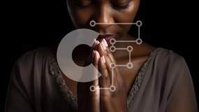 Intra Συλλεκτικό Ξύλινο Παζλ Plywood 4mm - Γυναίκα που προσεύχεται σε ενατένιση Σε Ξύλινο Κουτί - Διαστάσεις Puzzle: 10x10 cm – 25 κομμάτια