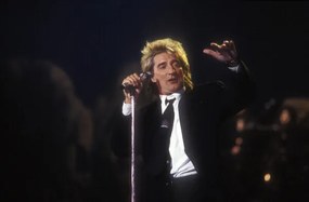 Φωτογραφία Portrait of rock singer Rod Stewart on stage in 1990.