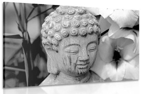 Εικόνα του αγάλματος του Βούδα στον κήπο Ζεν σε ασπρόμαυρο