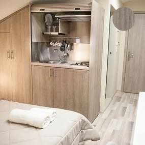 Πολυκουζίνα mini kitchen 105cm απόχρωση δρυς μπεζ για ξενώνες, γραφεία &amp; φοιτητικά studio