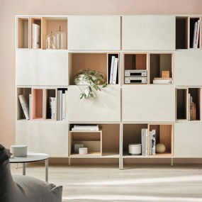 Σύνθεση βιτρίνας Intu