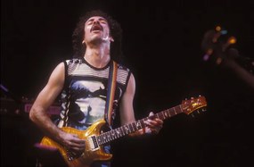 Φωτογραφία Guitarist Carlos Santana on stage., 1985