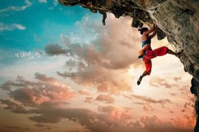 Φωτογραφία Athletic Woman climbing on overhanging cliff, Solovyova