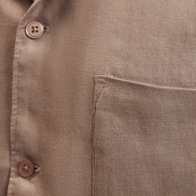 Λινό πουκάμισο σε ίσια γραμμή