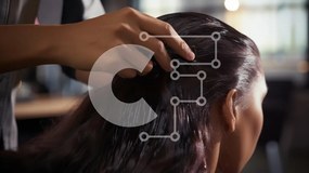 Σετ των 2 Intra Συλλεκτικό Ξύλινο Παζλ Plywood 4mm - Κομμωτής που εργάζεται σε βρεγμένα μαλλιά Σε Ξύλινο Κουτί - Διαστάσεις: 10x10 cm – 25 κομμάτια