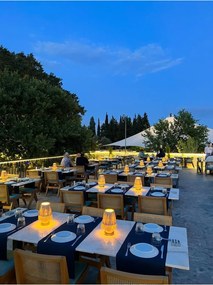 Επιτραπέζιο Φωτιστικό Μπαταρίας με Ψάθινο Καπέλο 14x21x21 cm