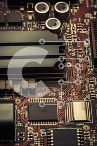 Intra Συλλεκτικό Ξύλινο Παζλ Plywood 4mm - Κοντινό πλάνο πλακέτας ηλεκτρονικών κυκλωμάτων Σε Ξύλινο Κουτί - Διαστάσεις Puzzle: 10x10 cm – 25 κομμάτια