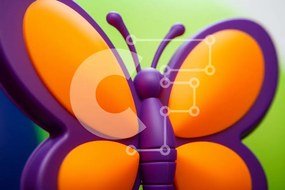 Intra Συλλεκτικό Ξύλινο Παζλ Plywood 4mm - Πολύχρωμο γλυπτό πεταλούδων σε πρώτο πλάνο Σε Ξύλινο Κουτί - Διαστάσεις Puzzle: 10x10 cm – 25 κομμάτια