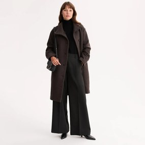 Μακρύ παλτό με ψηλό γιακά και κουμπιά