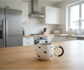Stewehome Χειροποίητη κεραμική κούπα με ανάγλυφη μαύρη καρδιά Λευκό